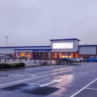 931-bmstores-peterhead-store-opening-30