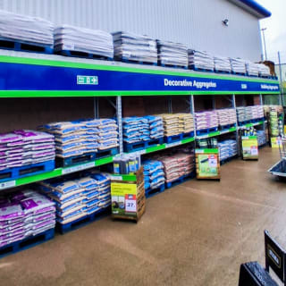 931-bmstores-peterhead-store-opening-garden-centre-10