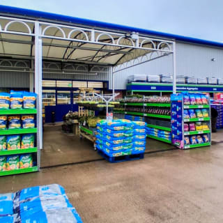 931-bmstores-peterhead-store-opening-garden-centre-12