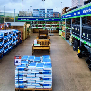 931-bmstores-peterhead-store-opening-garden-centre-4