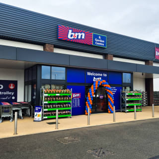 935-bmstores-waltham-cross-store-opening-16